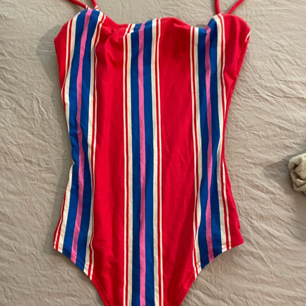 Fashion nova bodysuit. Size XS. No tags but never worn.